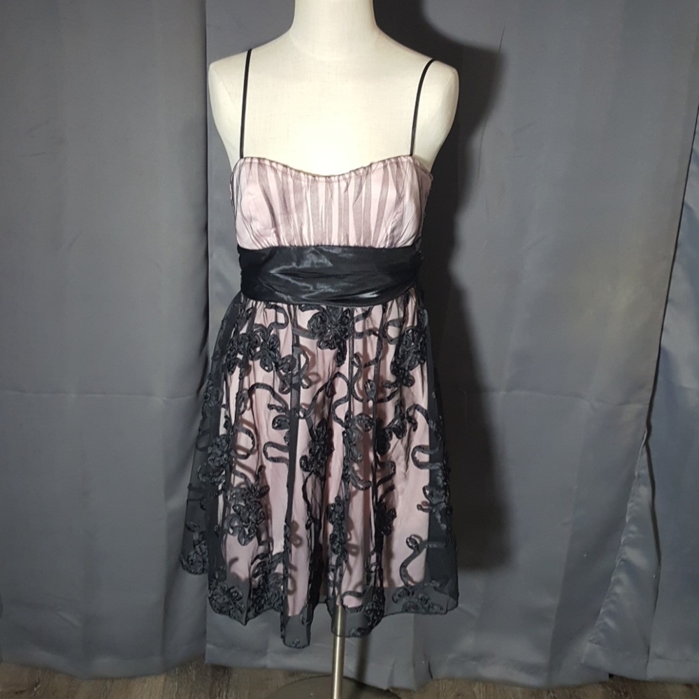 STUDIO Y FORMAL SEVERAL TO CHOOSE FROM  Bridemaids